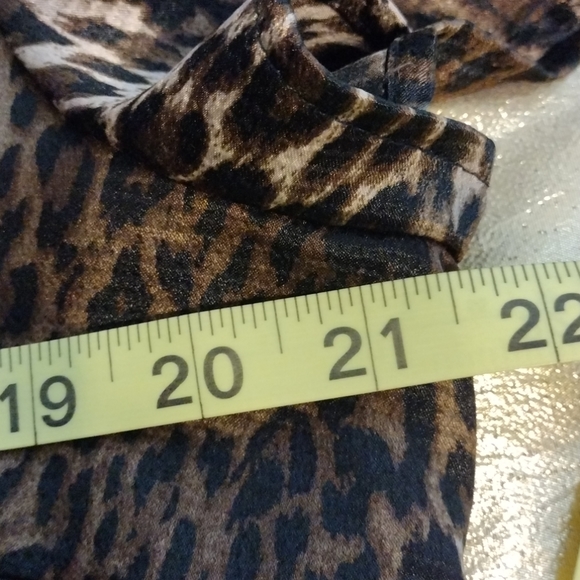 Apt. 9 Animal Print Button Front Silky Blouse XL - Picture 5 of 10
